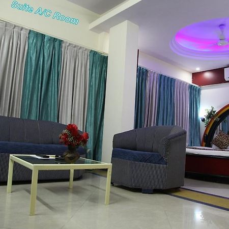 Hotel Aditya Rajkot Eksteriør bilde
