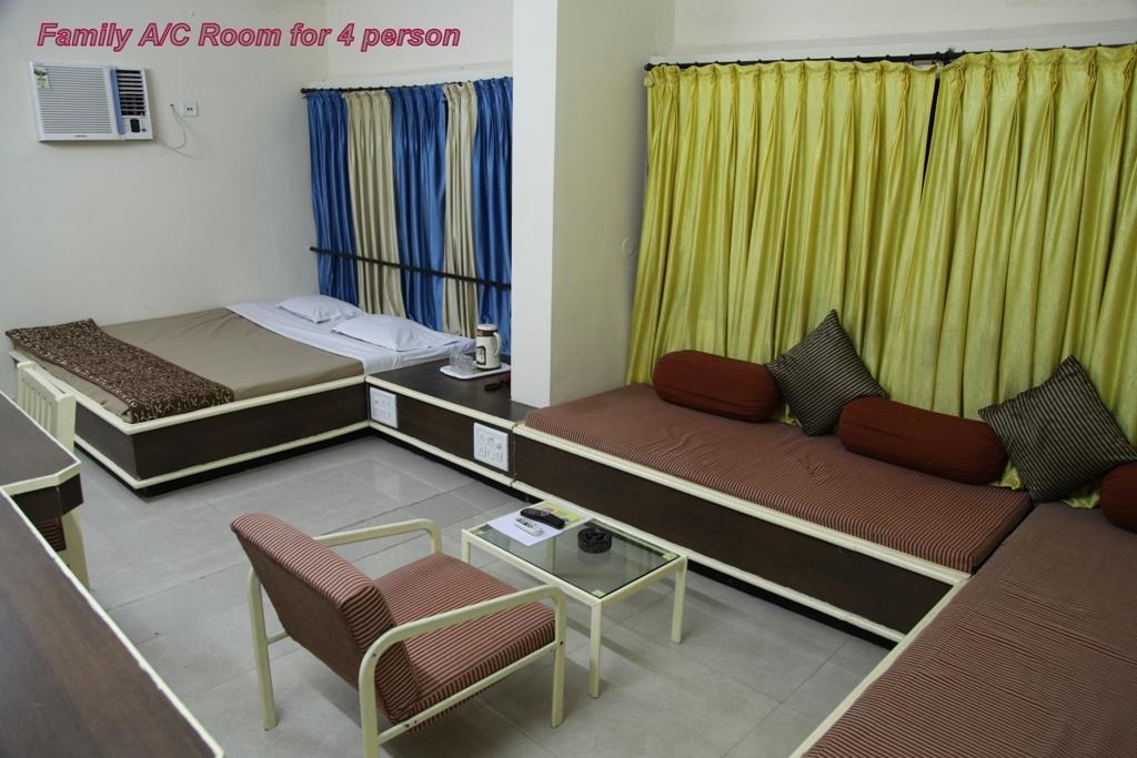 Hotel Aditya Rajkot Eksteriør bilde