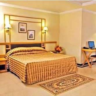 Hotel Aditya Rajkot Eksteriør bilde